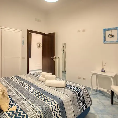 Penelope, Exclusive Venue * Позитано